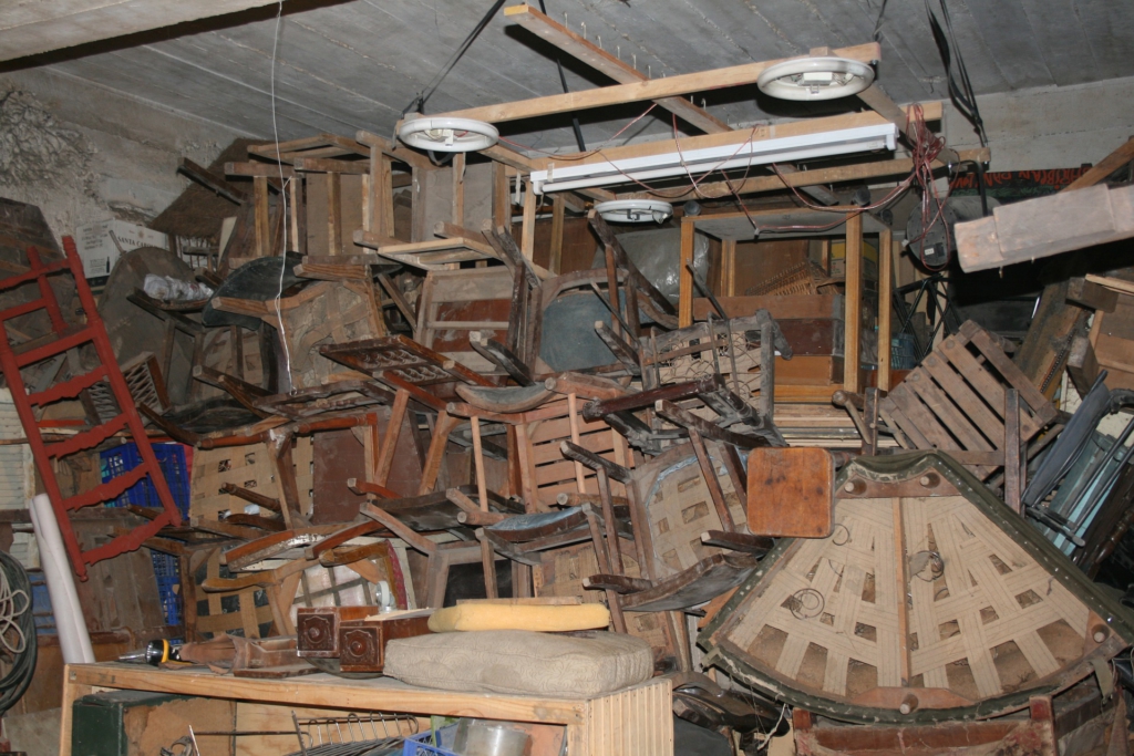 junk-1584672_1920 Kellerentruempelung Wiesbaden Mainz